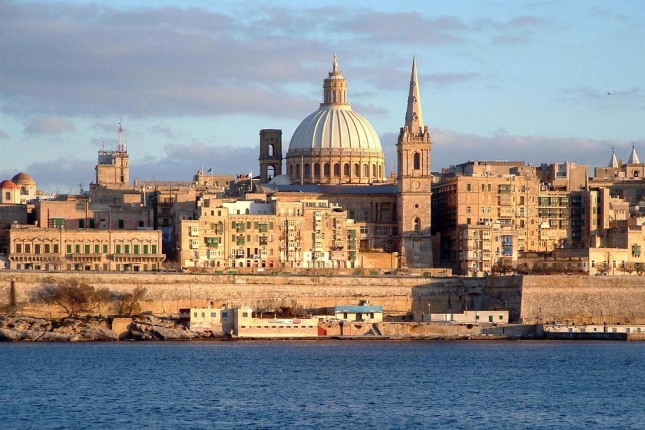 Splendid Seaside Retreat On Spinola Bay Apartment Saint Julian's Exterior photo